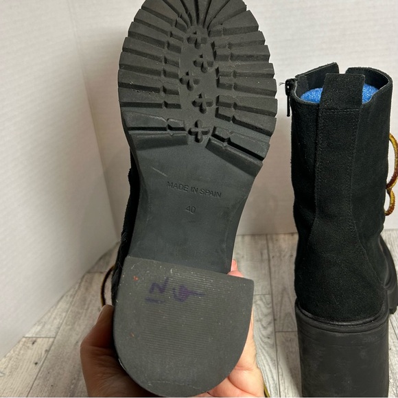 Free People black suede chunky boots. Lace up size 40 - Picture 11 of 11